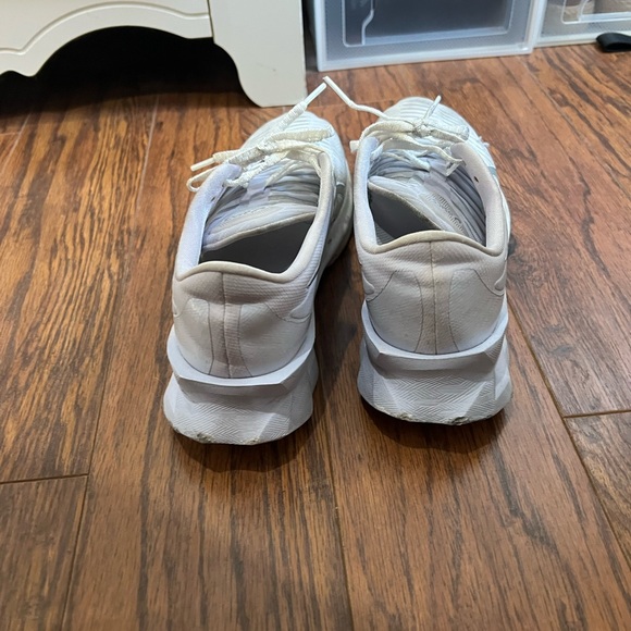 Asics Novablast Sneakers - Picture 3 of 6